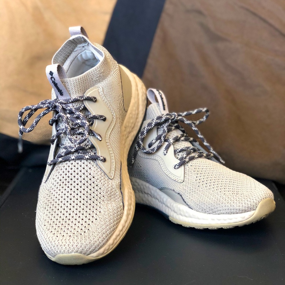 Columbia Women’s SH/FT Mid Breeze hiking sneakers